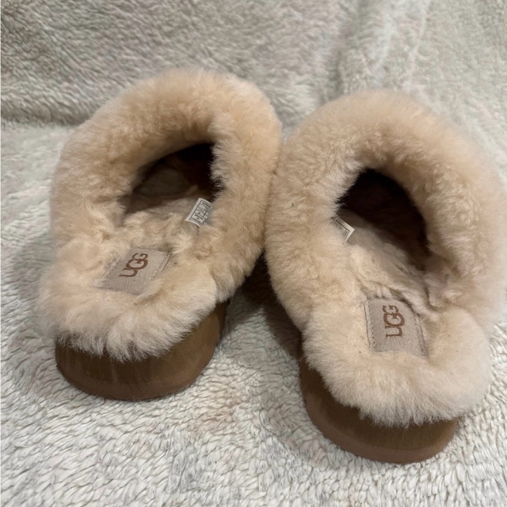 UGG slippers - Picture 3 of 6
